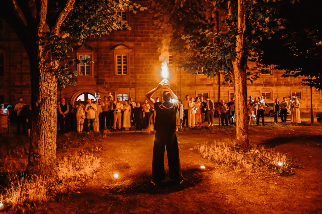 Freie Trauung von Katja und Benno unter alten Bäumen im Da Francesco, Michaelsberg Bamberg